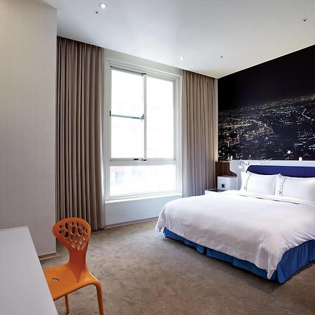 Airline Inn Green Park Way Тайчжун Экстерьер фото